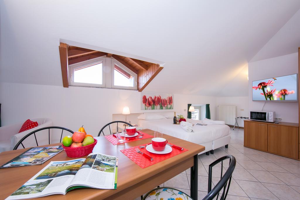Residence Riva Del Lario Gravedona Ngoại thất bức ảnh